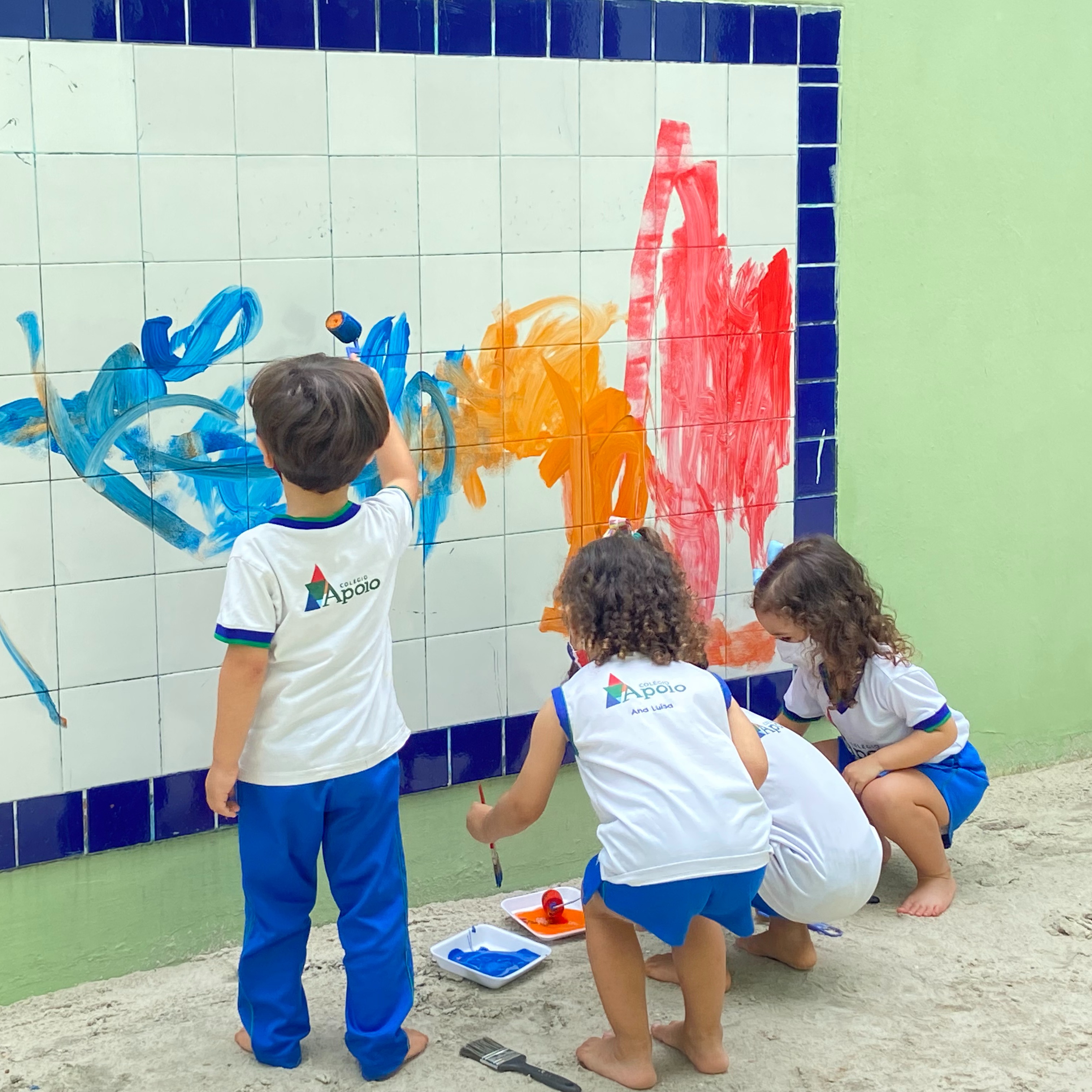 O espaço e o ambiente escolar como elementos de mediação para o  desenvolvimento das pessoas com